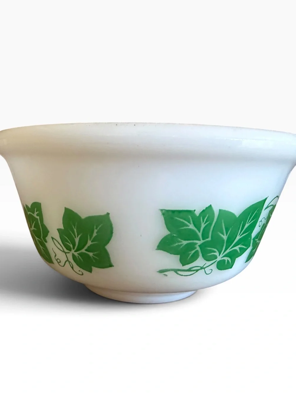 Hazel Atlas Vintage Green Ivy Leaves Milk Glass Nesting Bowls One 5” One 7” EC
